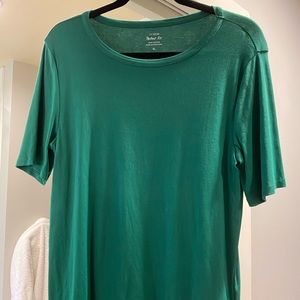 Kelly green tee.
